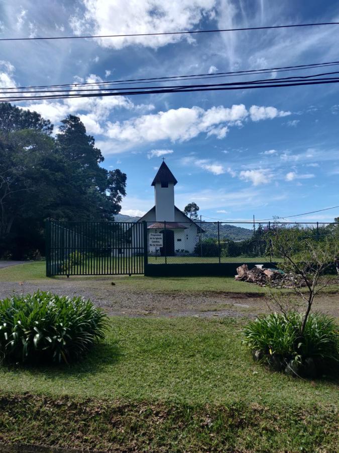 Agartha Mountain Retreat Hostel โบเกเต ภายนอก รูปภาพ